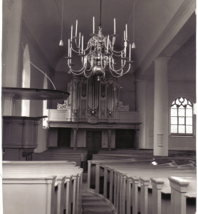 F37 Ned. Hervormde Kerk gerestaureerd, 1955, 3. interieur